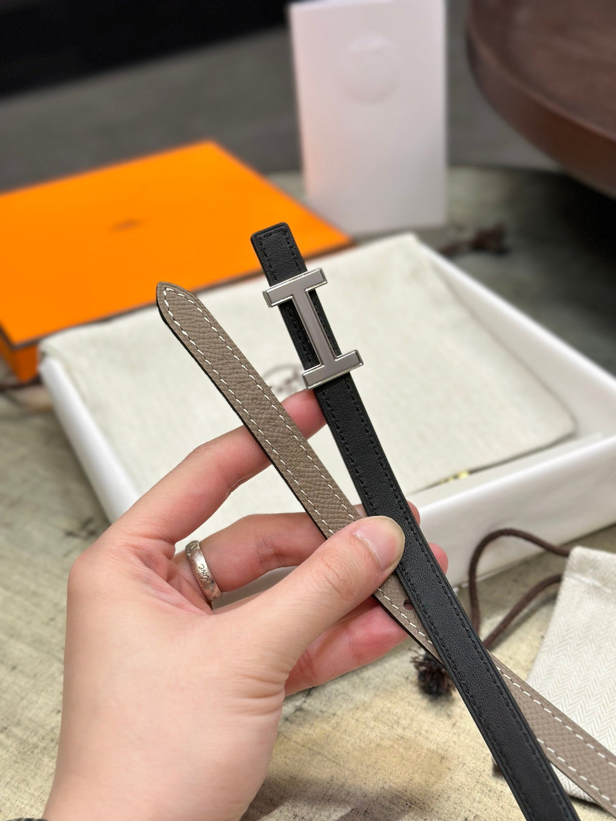 HM FOCUS BUCKLE & REVERSIBLE KHAKI BROWN AND BLACK LEATHER STRAP 13MM SILVER HARDWARE