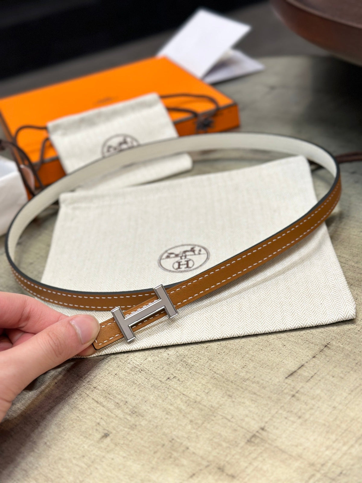 HM FOCUS BUCKLE & REVERSIBLE BRONZE BROWN AND WHITE LEATHER STRAP 13MM SILVER HARDWARE