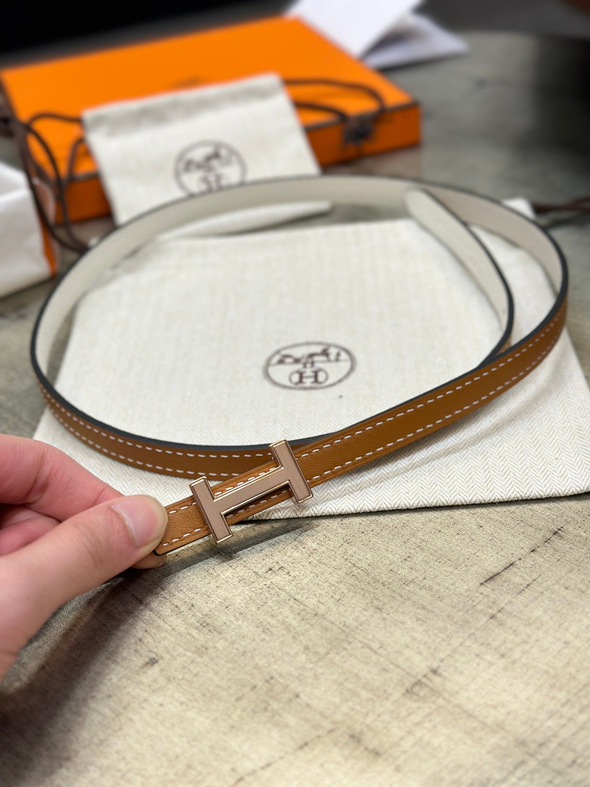 HM FOCUS BUCKLE & REVERSIBLE BRONZE BROWN AND WHITE LEATHER STRAP 13MM COPPER HARDWARE