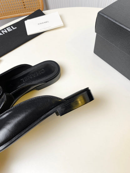 FLAT MULE IN BLACK LAMBSKIN 983818