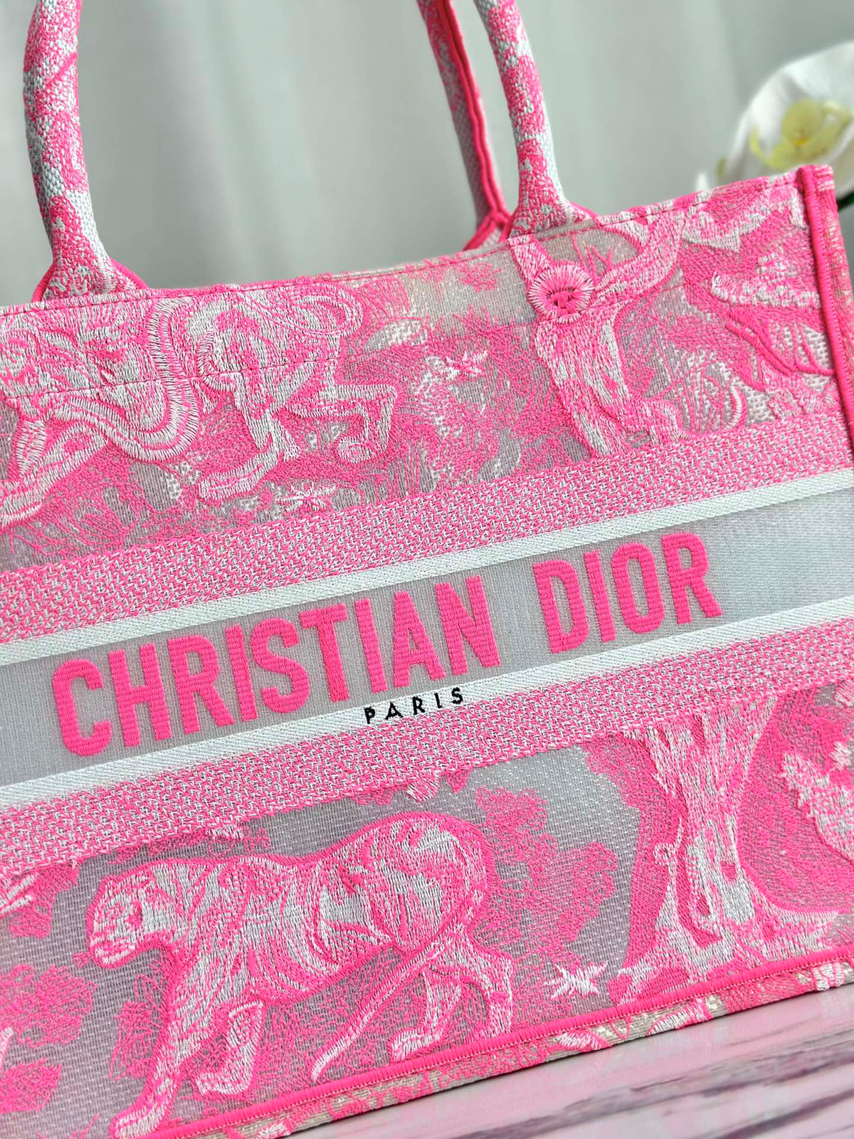 MEDIUM BOOK TOTE 37 CANDY PINK MACROCANNAGE EMBROIDERY