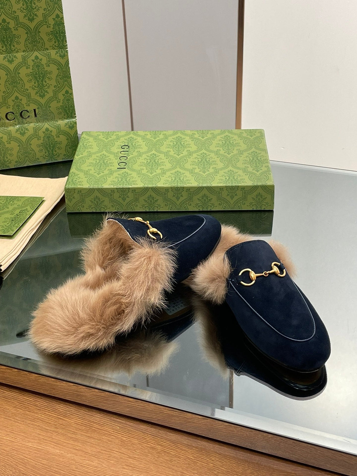 HORSEBIT MULE IN NAVY BLUE SUEDE AND LAMB WOOL LINING