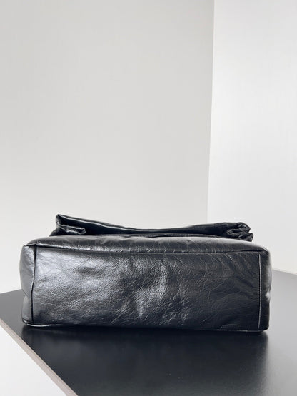 MONACO MEDIUM BAG 32 IN BLACK ARENA CALFSKIN GOLD HARDWARE