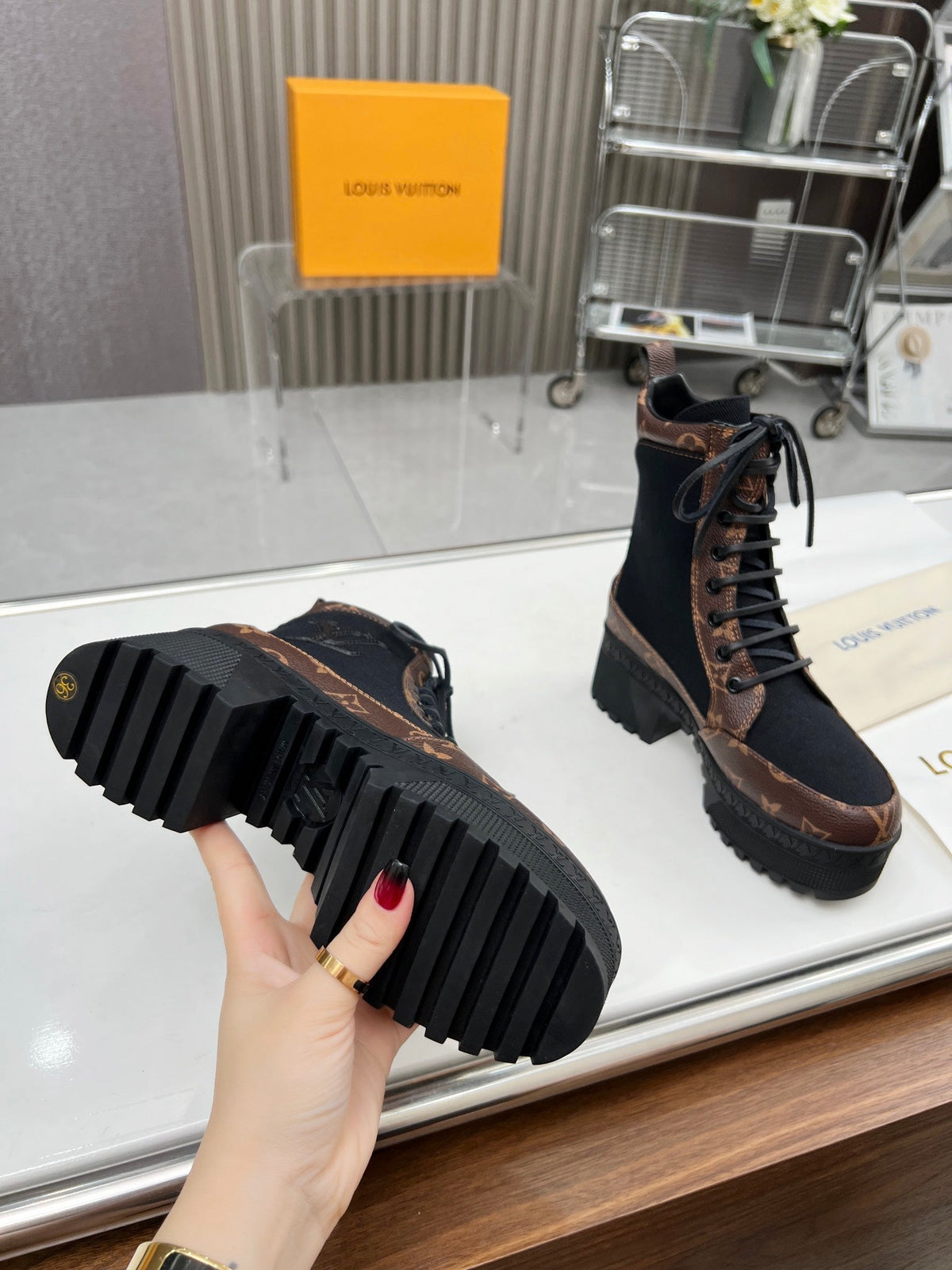 LAUREATE PLATFORM DESERT BOOT IN BLACK JACQUARD AND CHOCOLATE BROWN CALFSKIN