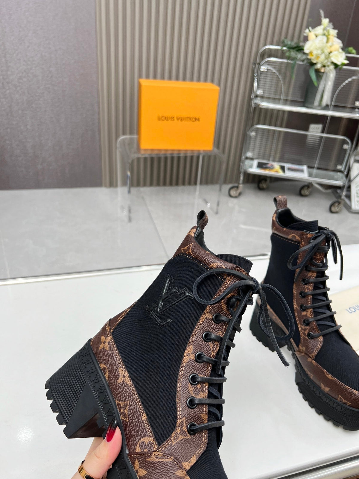 LAUREATE PLATFORM DESERT BOOT IN BLACK JACQUARD AND CHOCOLATE BROWN CALFSKIN