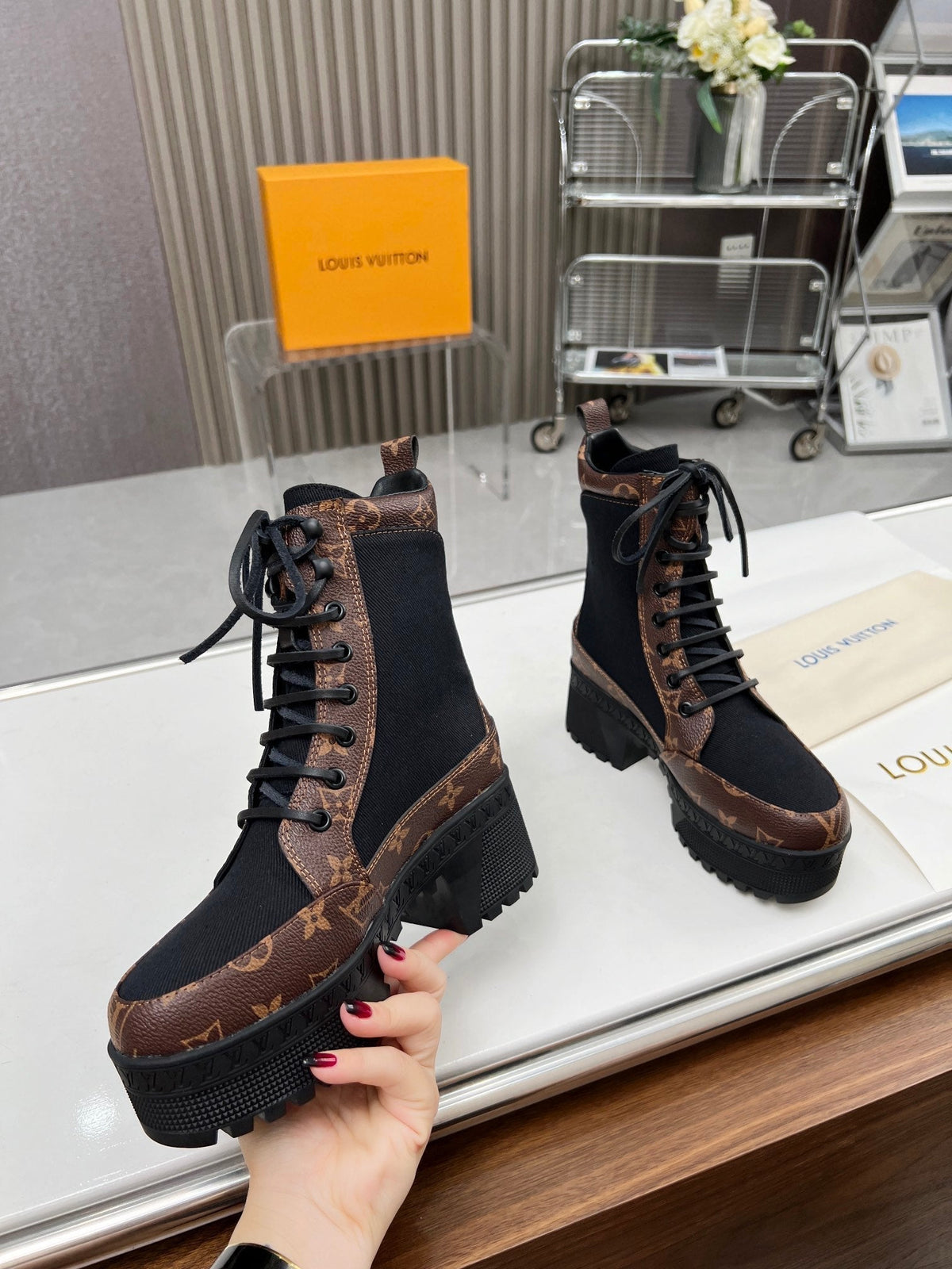 LAUREATE PLATFORM DESERT BOOT IN BLACK JACQUARD AND CHOCOLATE BROWN CALFSKIN