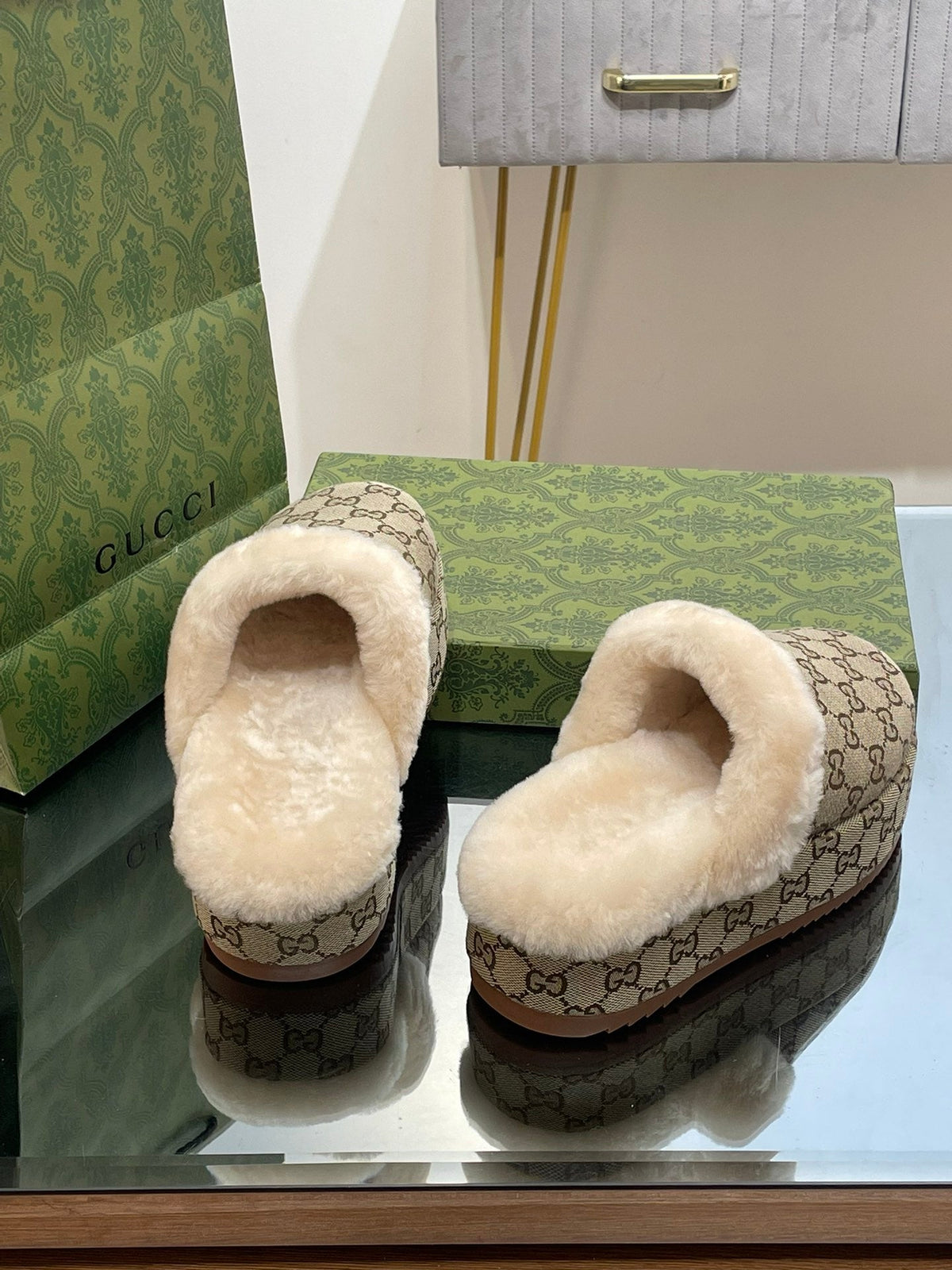 GG MOLLY MULE IN PEANUT BROWN MONOGRAM JACQUARD FABRIC AND SHEARLING LINING