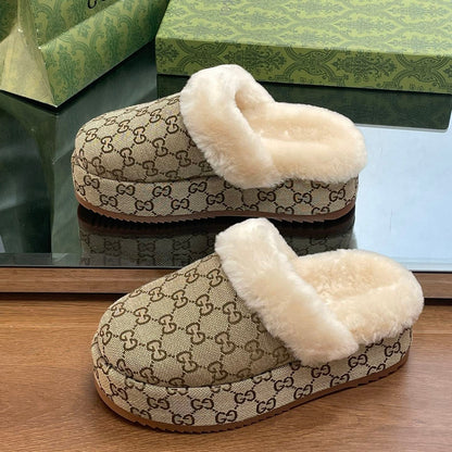 GG MOLLY MULE IN PEANUT BROWN MONOGRAM JACQUARD FABRIC AND SHEARLING LINING