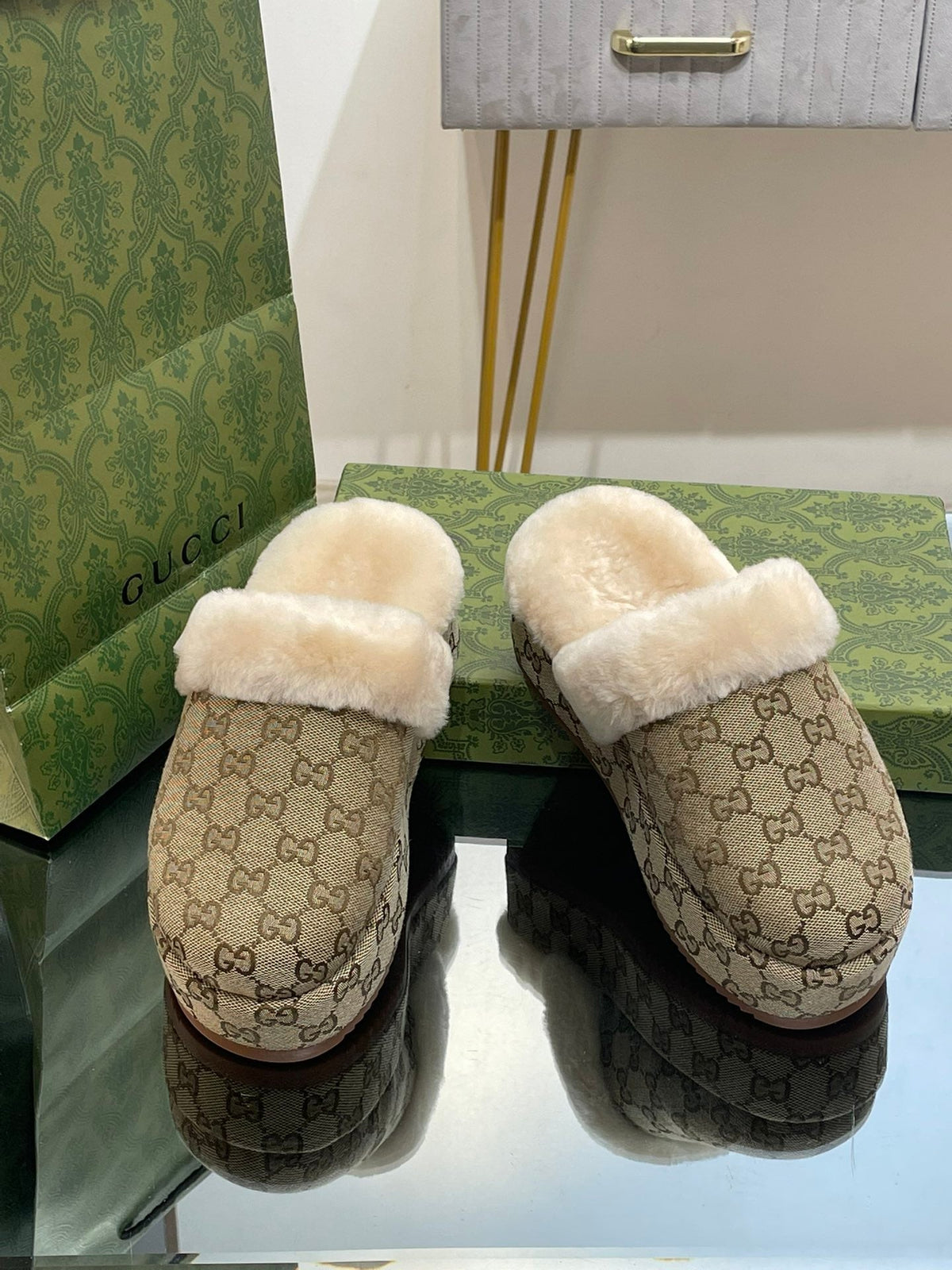 GG MOLLY MULE IN PEANUT BROWN MONOGRAM JACQUARD FABRIC AND SHEARLING LINING