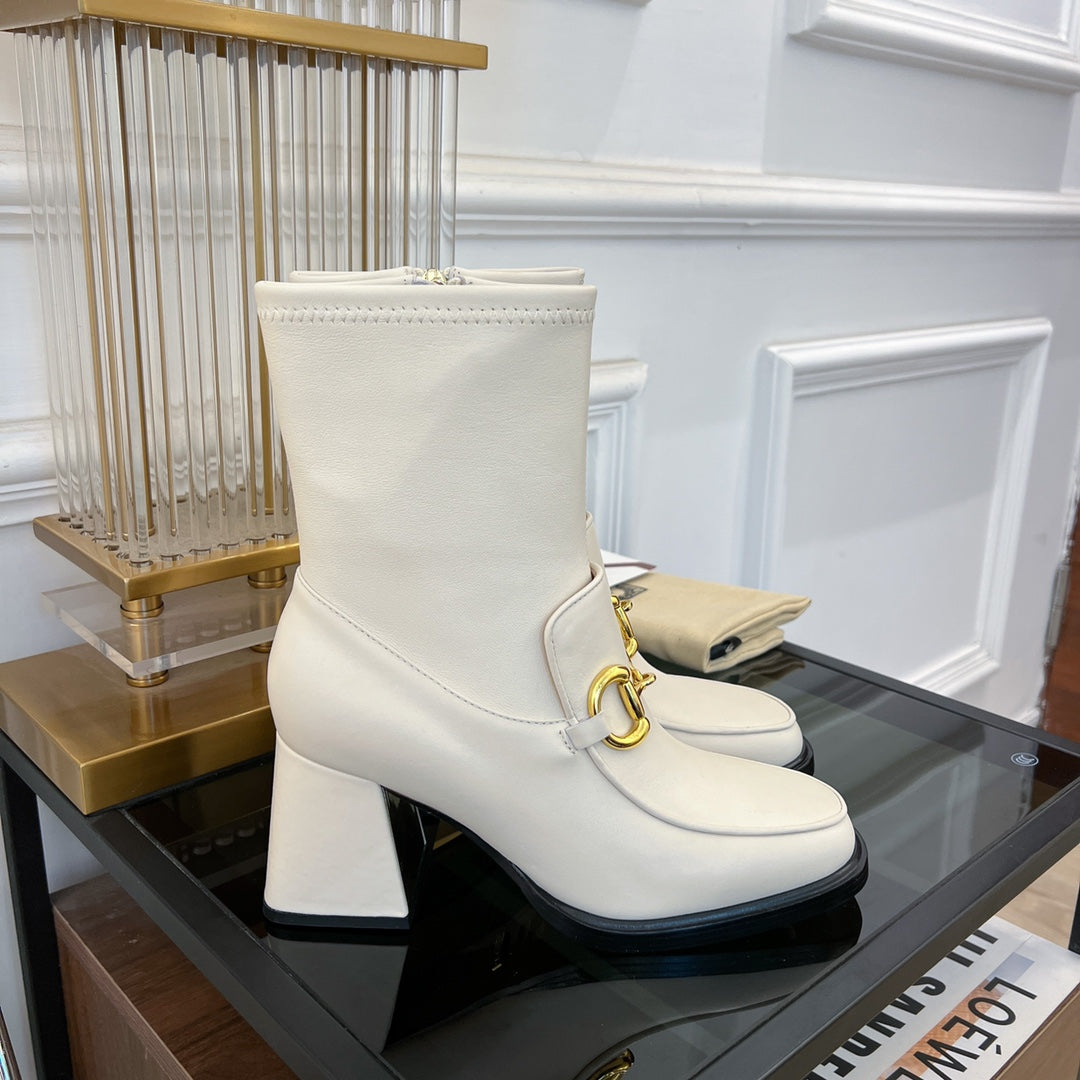 GG HORSEBIT ANKLE BOOTS IN WHITE SHEEPSKIN