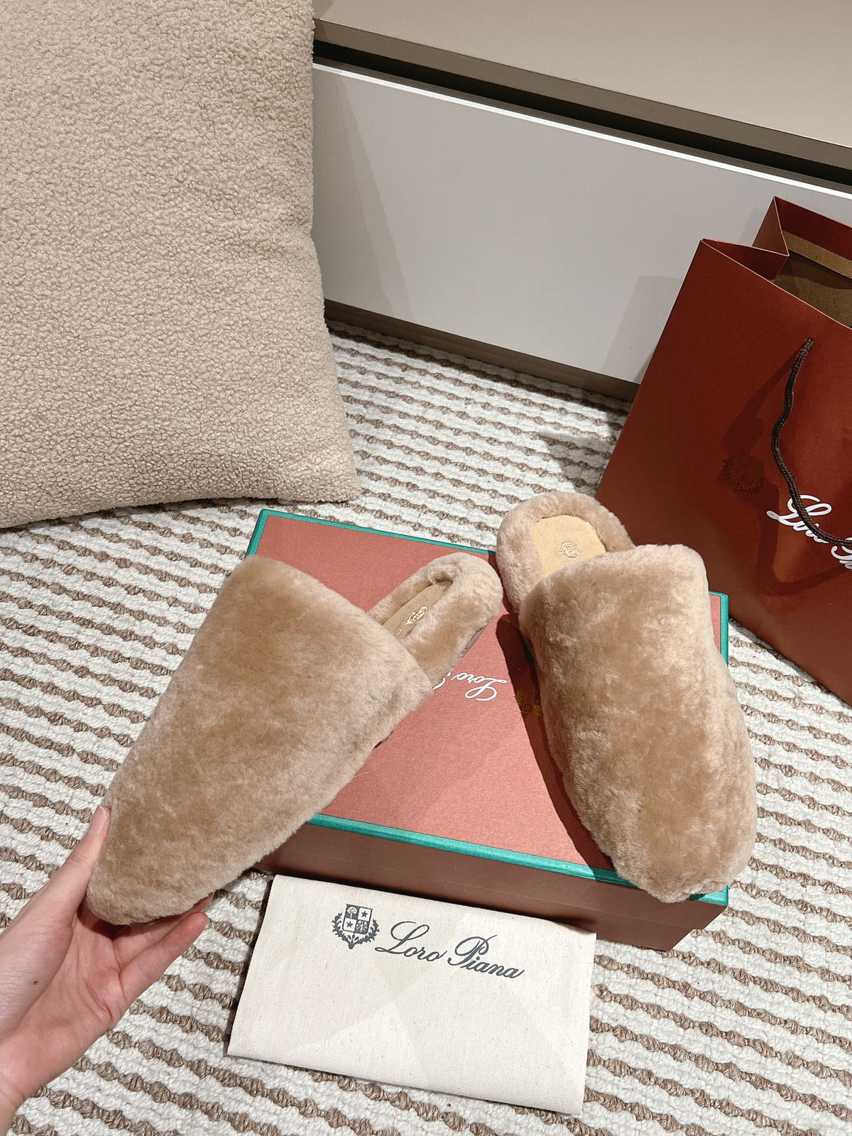 LP NATURAL WINTERCOZY WOOL ALMOND SLIPPERS