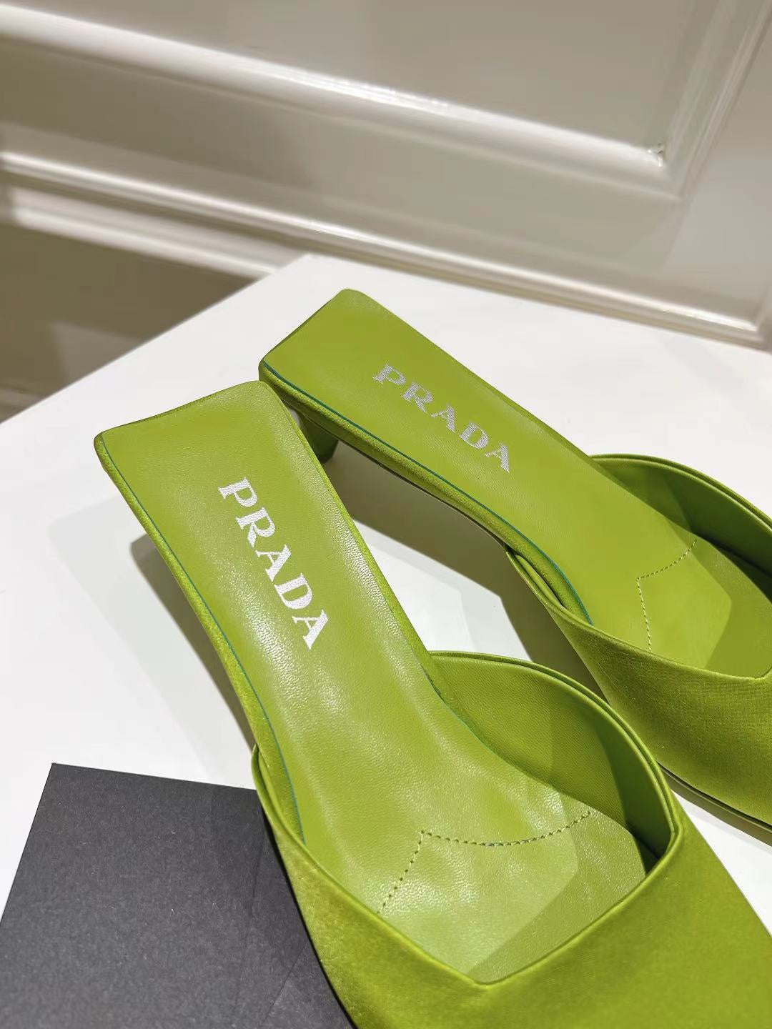 PRA SQUARE TOE MULES PEAR SATIN