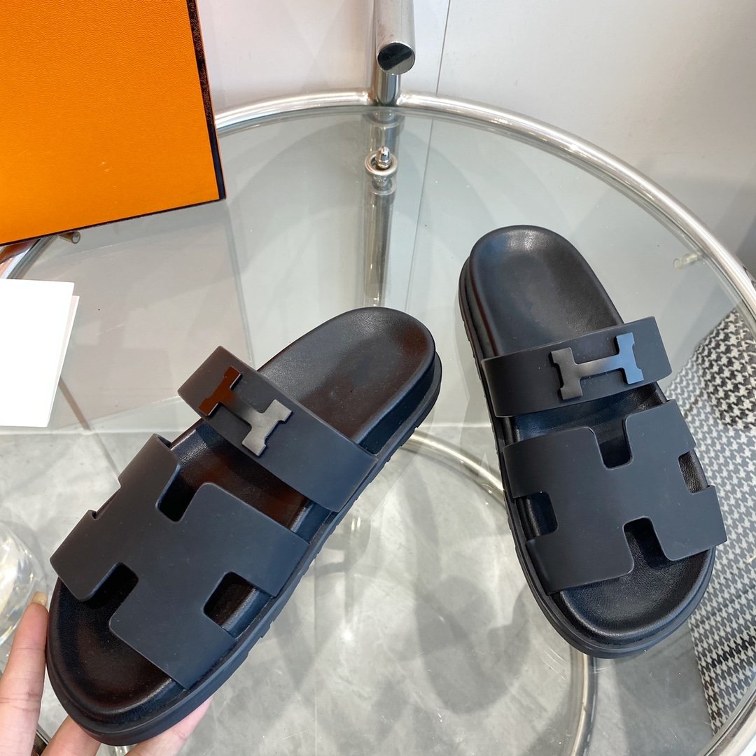 Chypre Sandal Black Leather