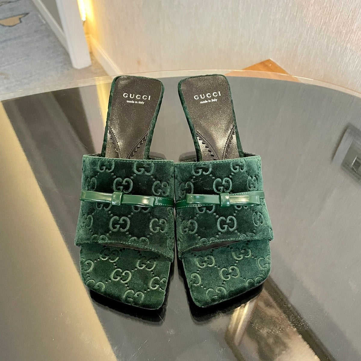 GG VELVET HIGH HEEL SANDALS WITH BEAUTIFUL LOGO DETAILS GREEN FOREST