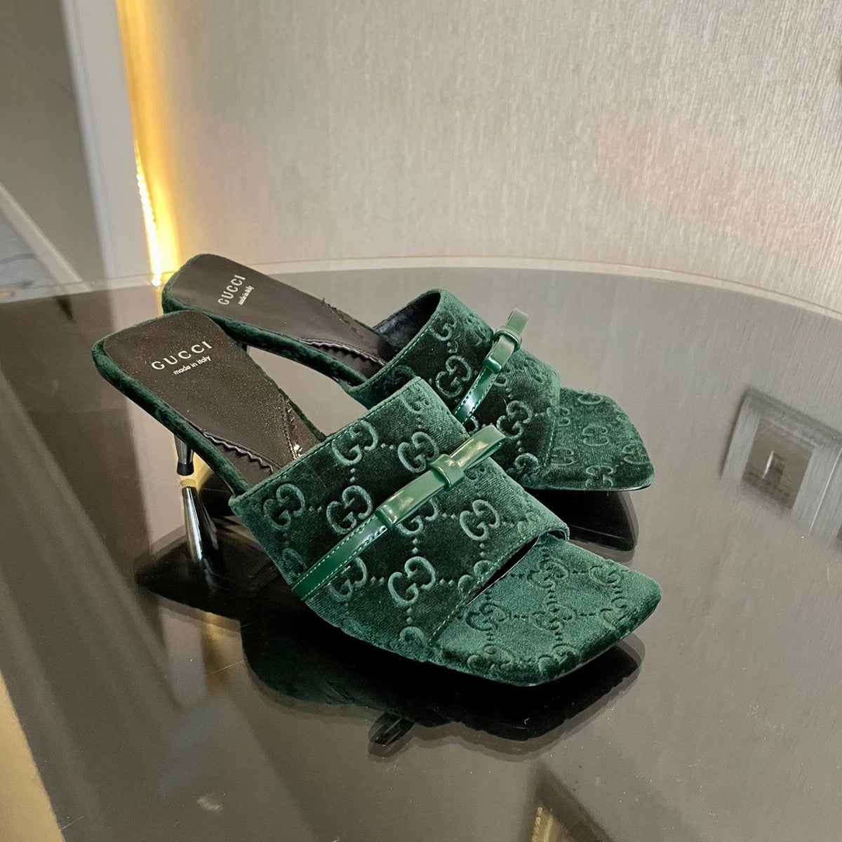 GG VELVET HIGH HEEL SANDALS WITH BEAUTIFUL LOGO DETAILS GREEN FOREST