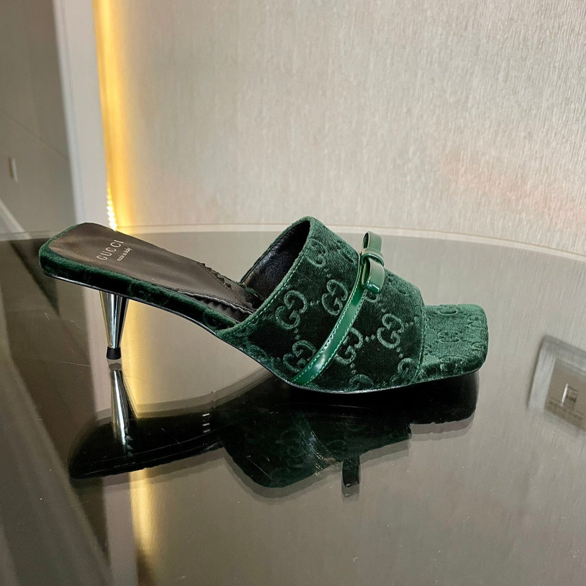 GG VELVET HIGH HEEL SANDALS WITH BEAUTIFUL LOGO DETAILS GREEN FOREST