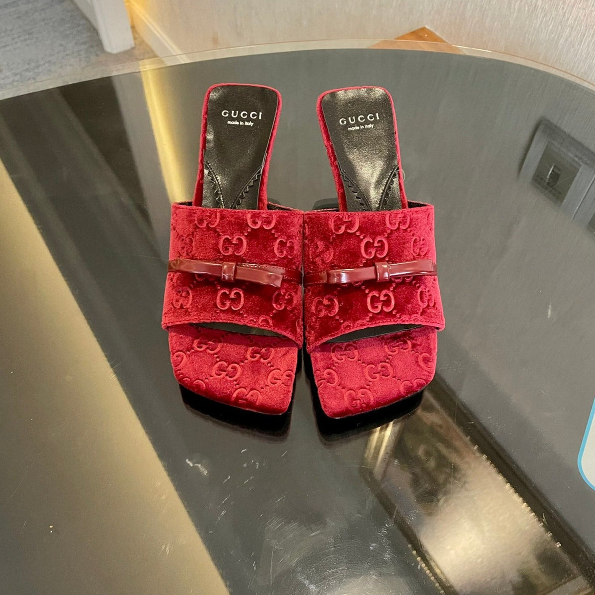 GG VELVET HIGH HEEL SANDALS WITH BEAUTIFUL LOGO DETAILS WINE RED