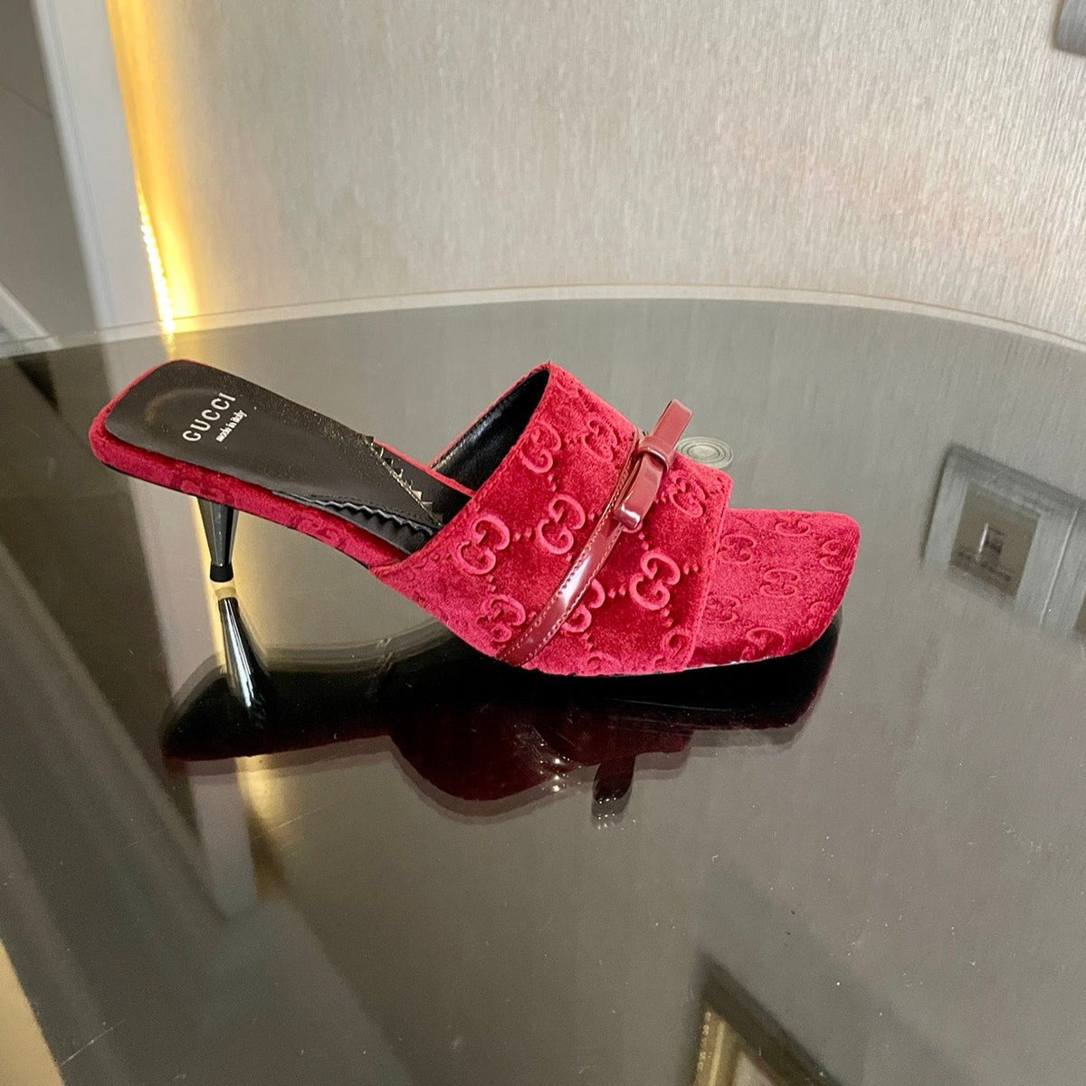 GG VELVET HIGH HEEL SANDALS WITH BEAUTIFUL LOGO DETAILS WINE RED