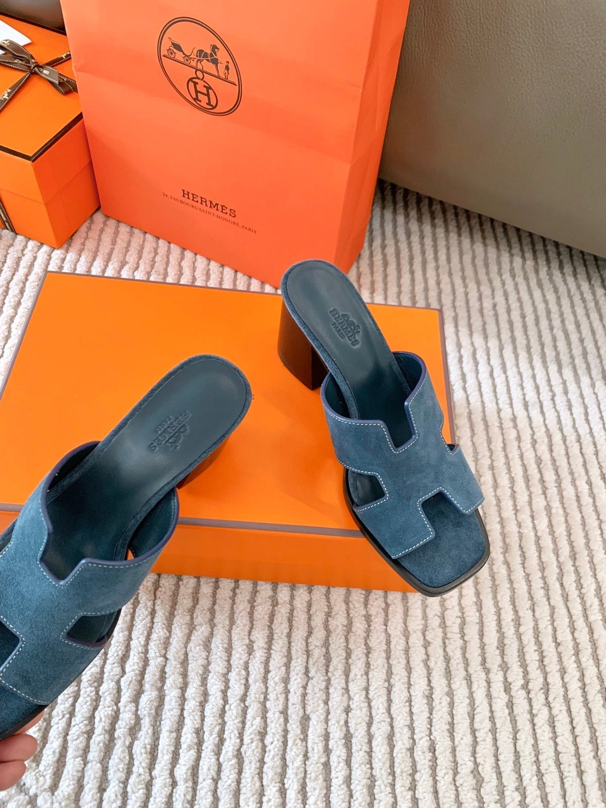 HELIA 60 SANDAL IN STONE BLUE SUEDE
