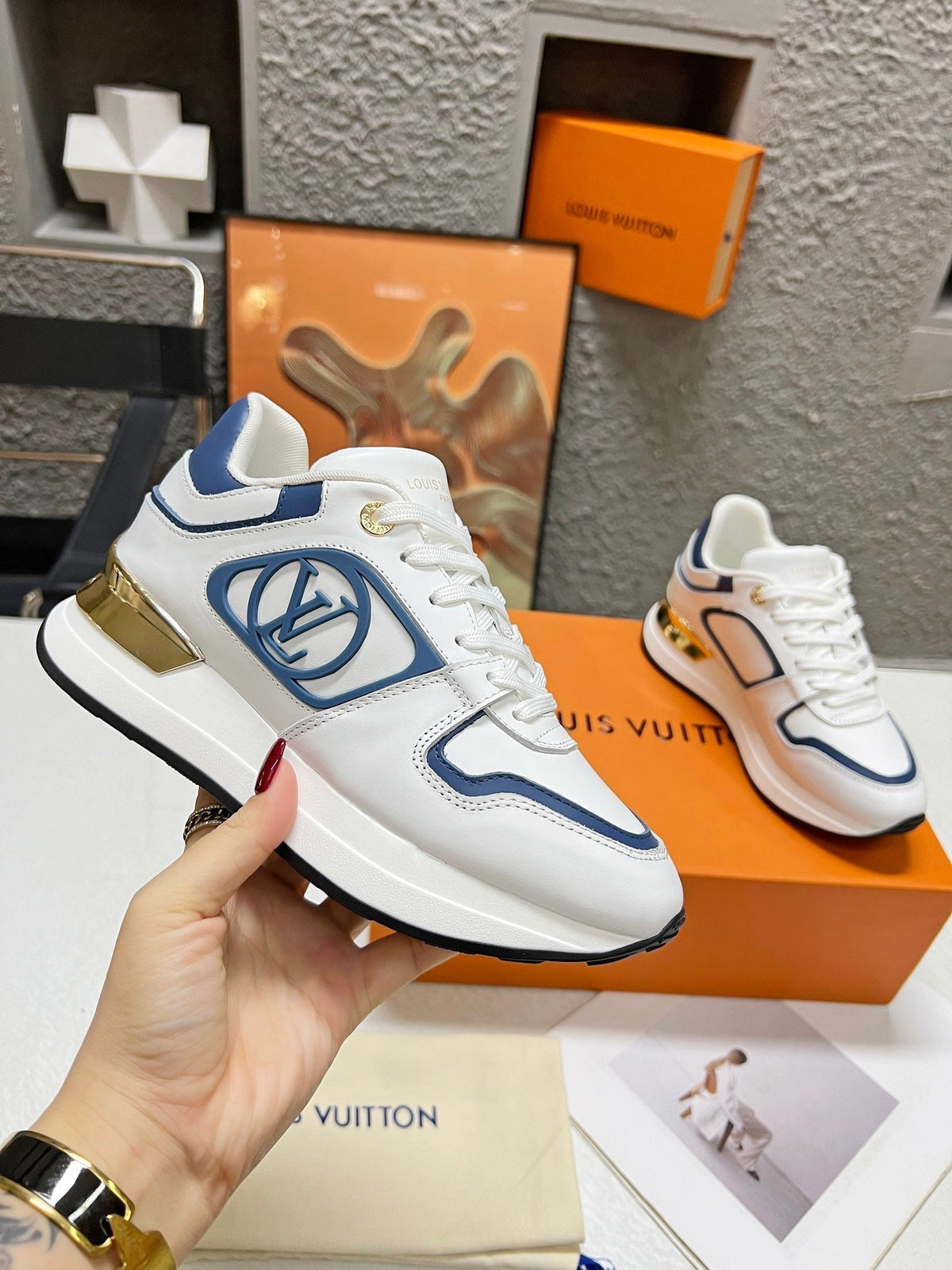 LV WOMEN SNEAKER IN WHITE MIX BLUE CALFSKIN