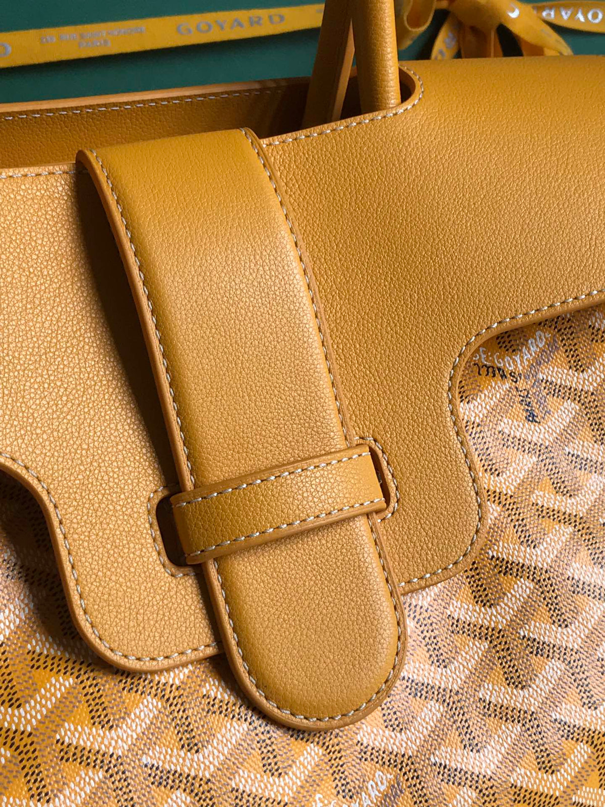 SAIGON SOUPLE BAG 34 IN YELLOW GOYARDINE CANVAS AND CALFSKIN