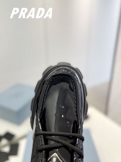 PRA MONOLITH LACE-UP LOAFERS GLOSSY BLACK CALFSKIN
