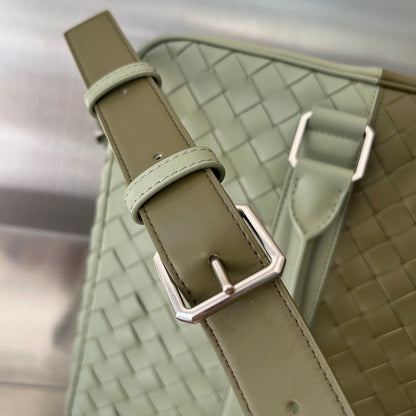 LARGE INTRECCIATO 40 BRIEFCASE IN MUD MIX TRAVERTINE CALFSKIN