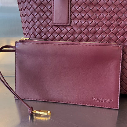 SMALL CABAT 32 IN BURGUNDY RED LAMBSKIN