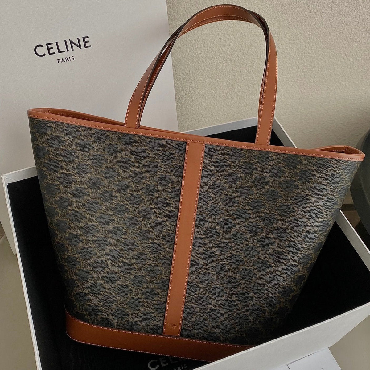 TRIOMPHE 31 TAN CALFSKIN