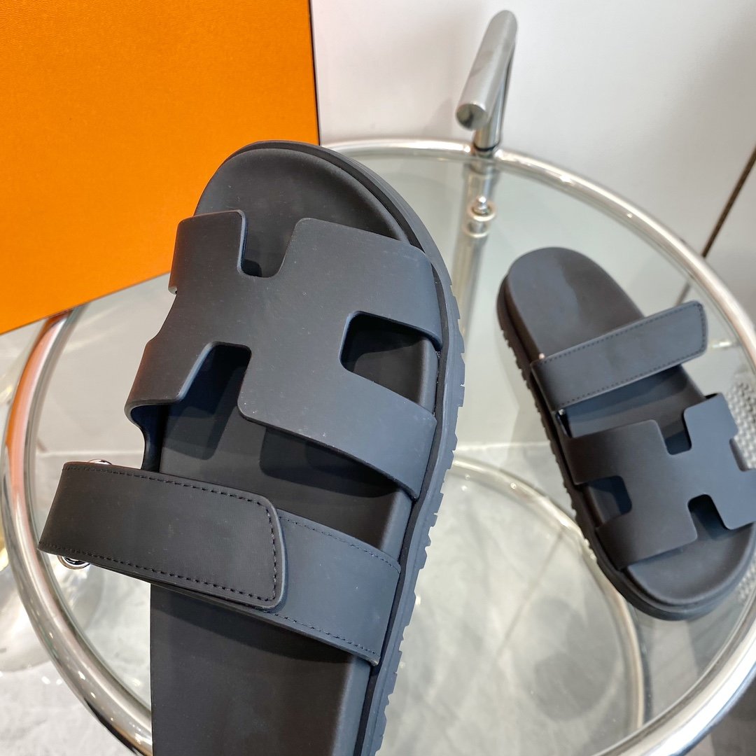 Chypre Sandal Black Mastic Calfskin Leather