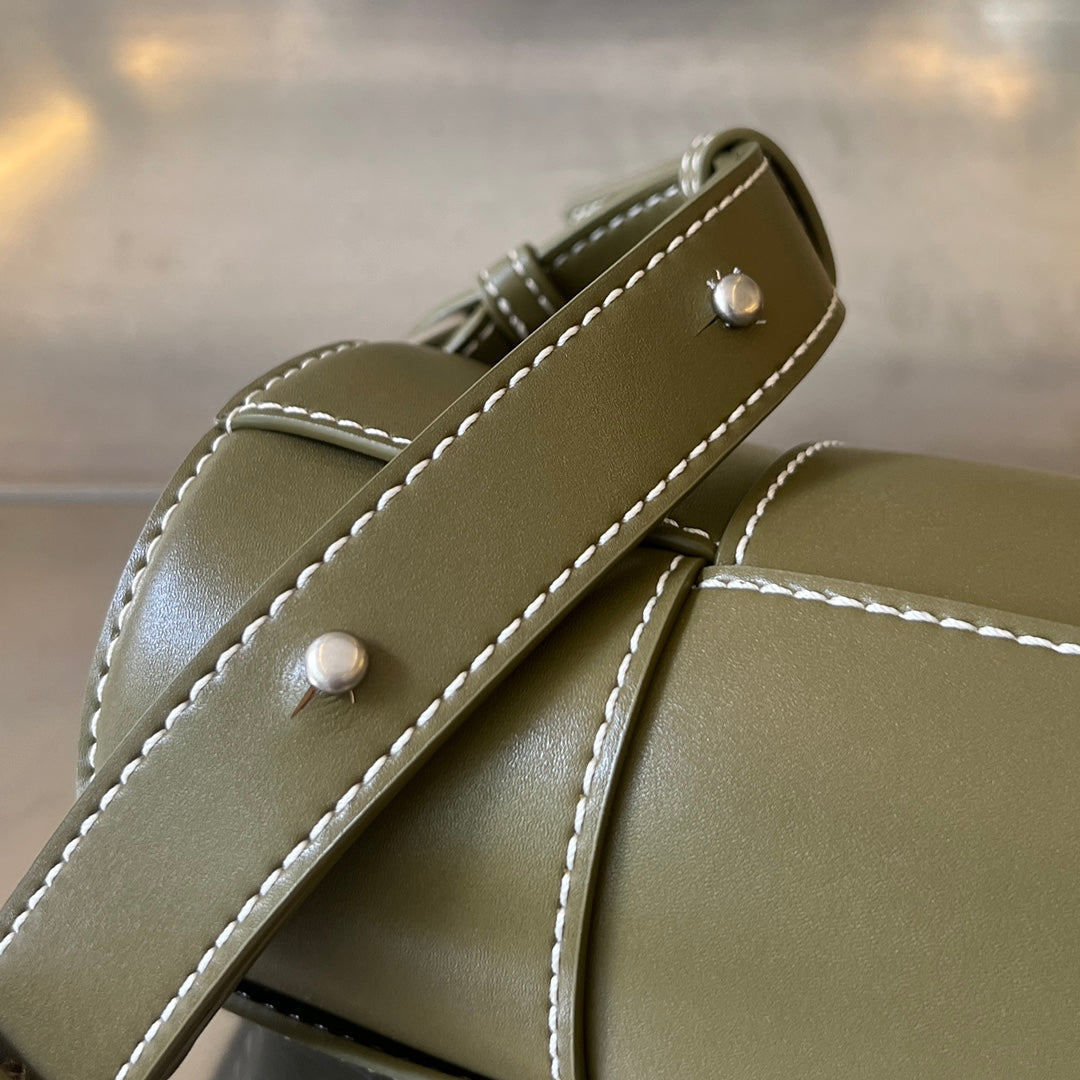 SMALL CYLINDER CASSETTE 21 IN TOBACCO BROWN CALFSKIN