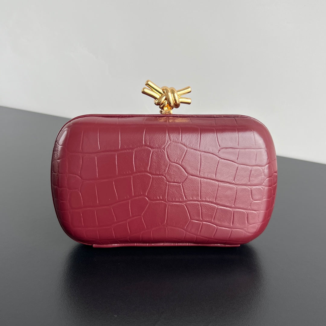 KNOT 19 IN BURGUNDY RED CROCODILE PATTERN CALFSKIN
