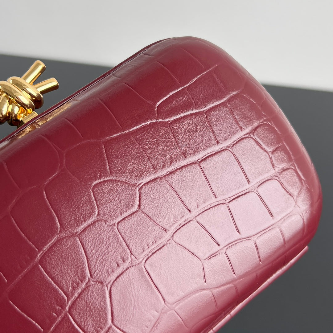 KNOT 19 IN BURGUNDY RED CROCODILE PATTERN CALFSKIN