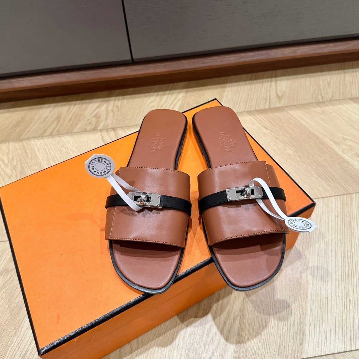 GABRIEL SANDAL CINNAMON CALFSKIN