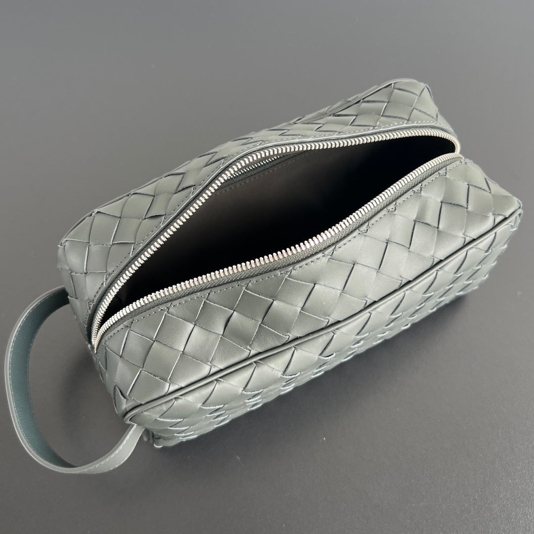 INTRECCIATO CLUTCH 26 IN CORDUROY GRAY CALFSKIN
