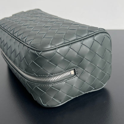 INTRECCIATO CLUTCH 26 IN CORDUROY GRAY CALFSKIN