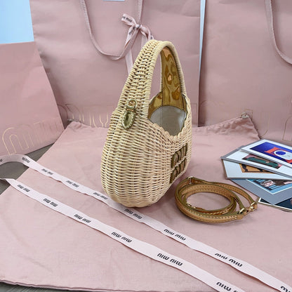 WANDER WICKER BAG 20 IN TAN RATTAN