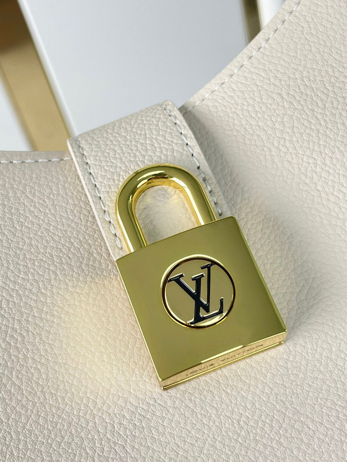 LOW KEY SHOULDER BAG 26 IN QUARTZ GRAINED CALFSKIN GOLD BUCKLE