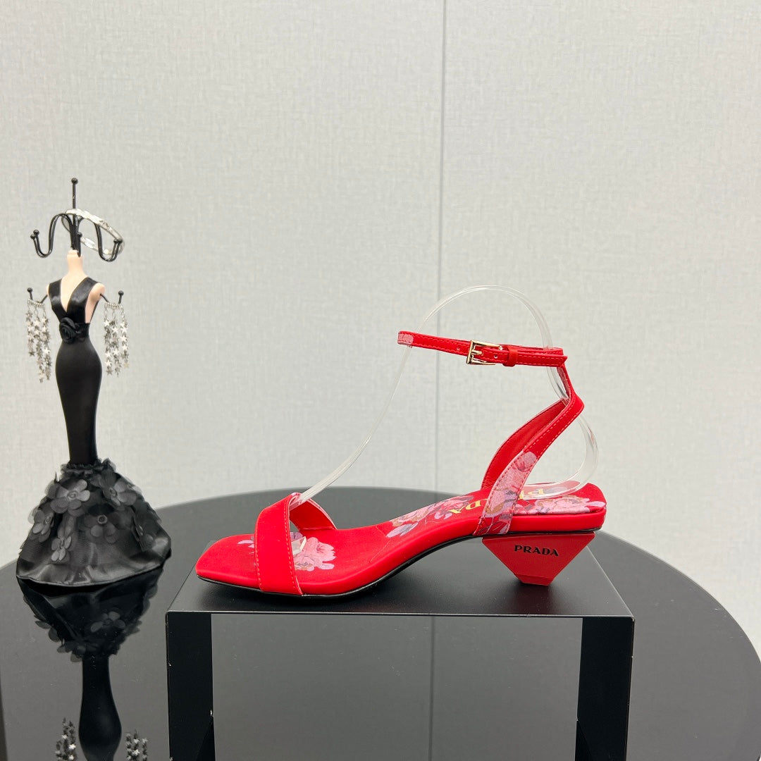 PRA TRIANGLE HEEL FLOWER MOTIF SATIN SANDALS RED