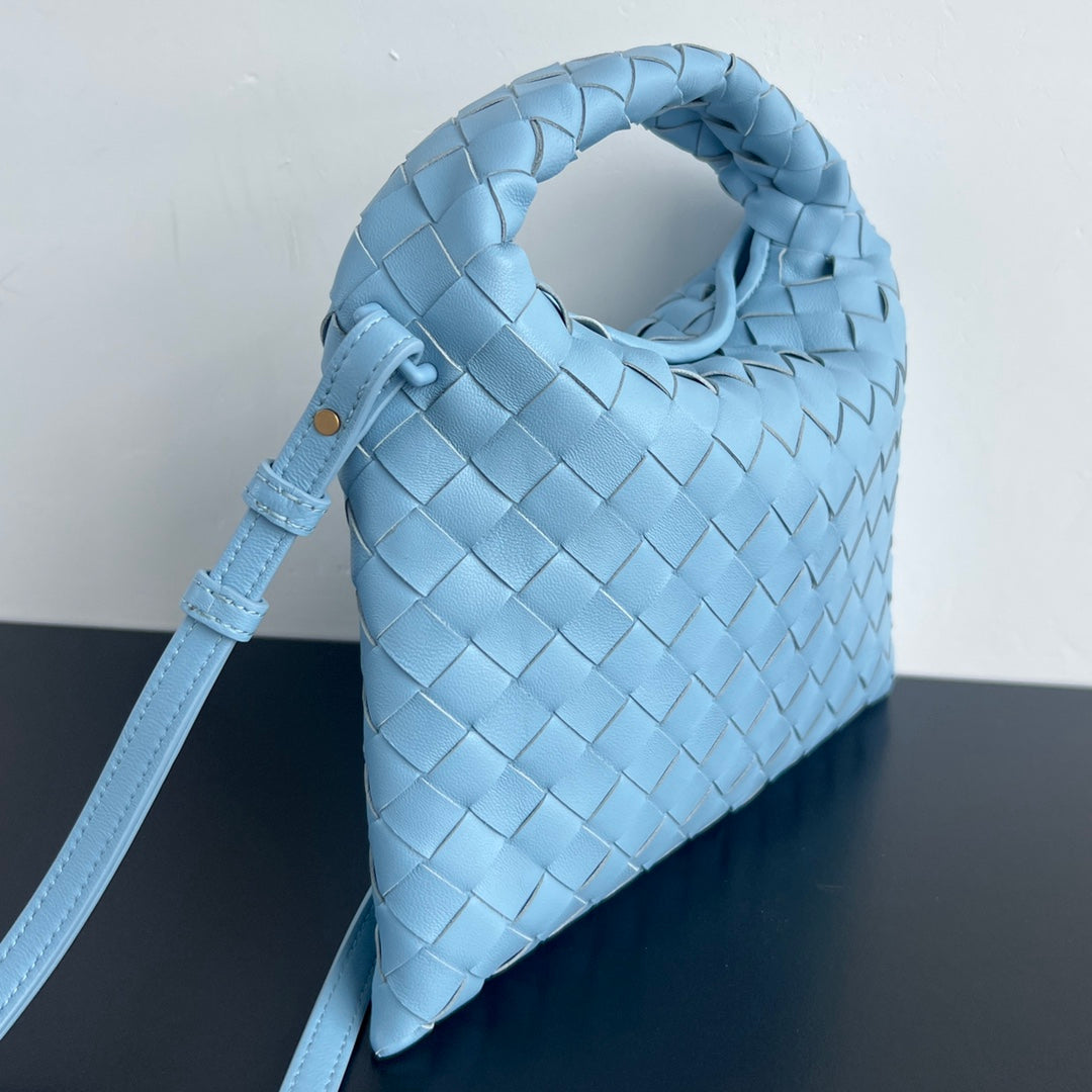 MINI HOP 25 IN SKY BLUE CALFSKIN