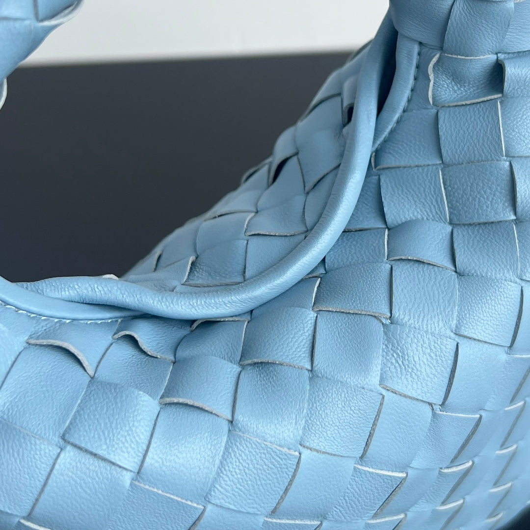 MINI HOP 25 IN SKY BLUE CALFSKIN