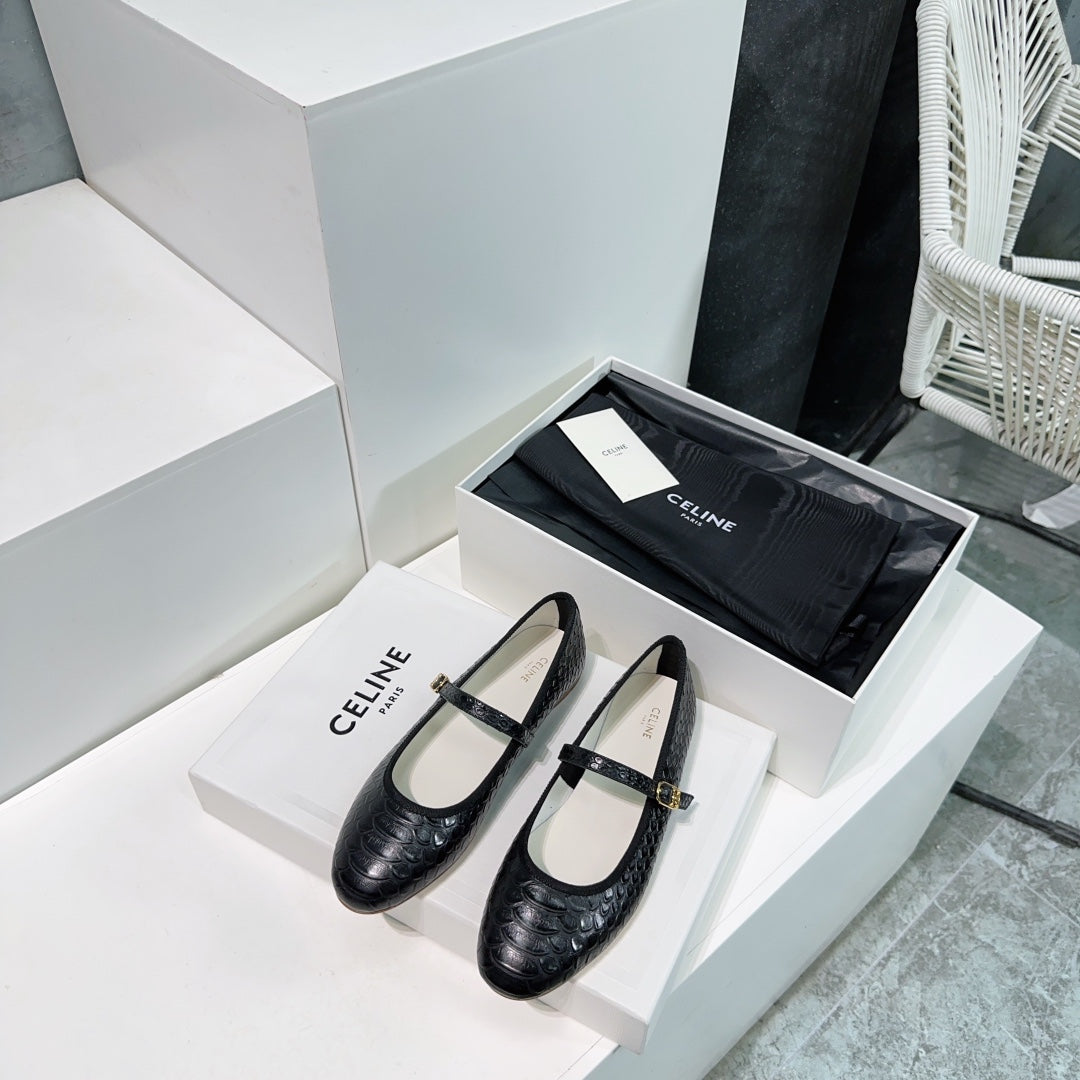 BALLET FLAT IN BLACK EMBOSSED CALFSKIN
