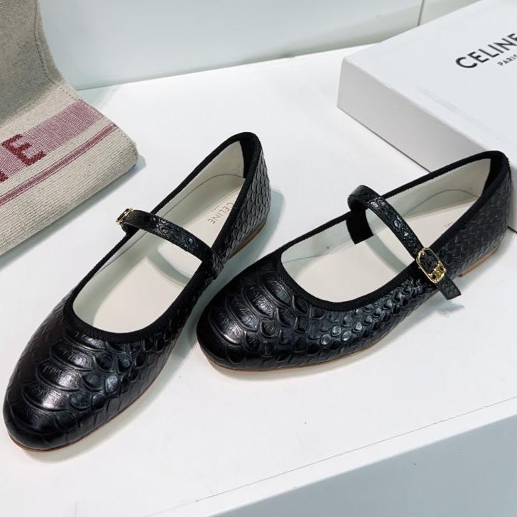 BALLET FLAT IN BLACK EMBOSSED CALFSKIN