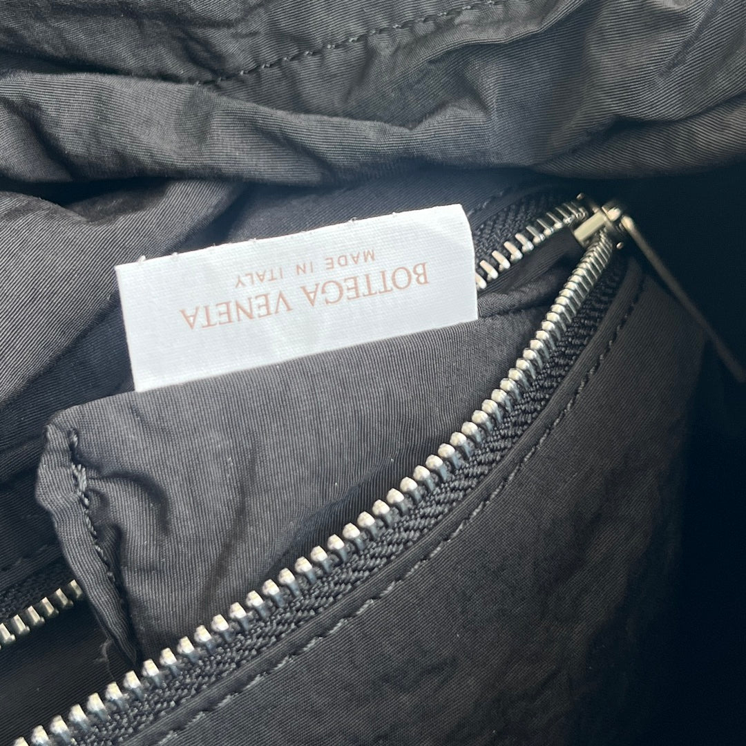 POSTINO BAG 30 IN BLACK CALFSKIN