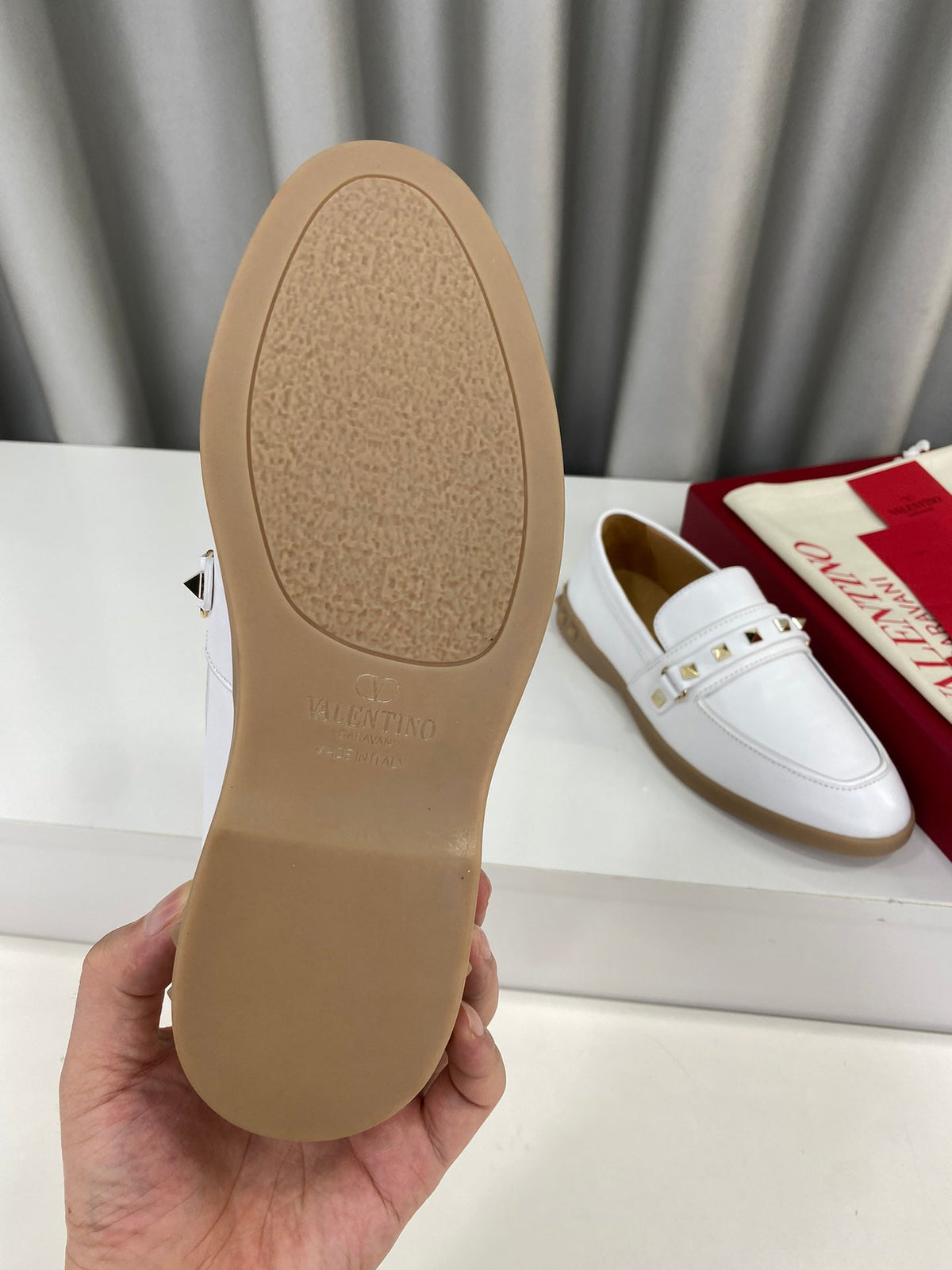 LEISURE FLOWS SPLIT LOAFER IN WHITE CALFSKIN