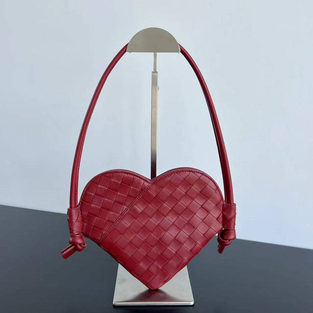 SOLSTICE HEART SHAPE 22 IN LIPSTICK RED LAMBSKIN