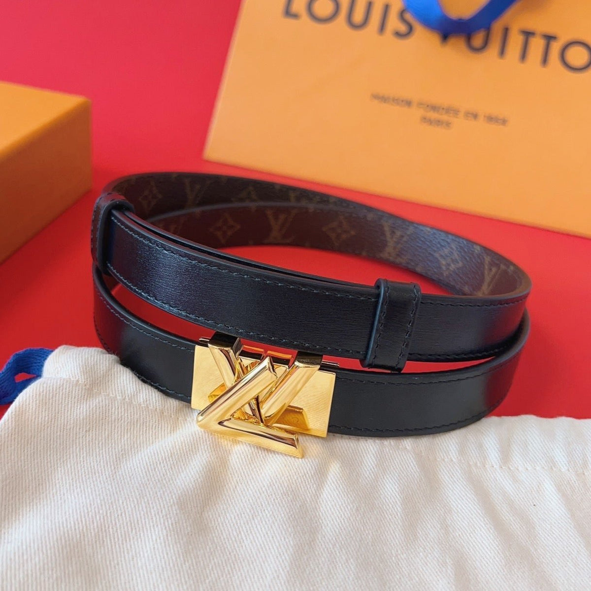 LV GO-14 20MM BELT IN BLACK CALFSKIN GOLD HARDWARE