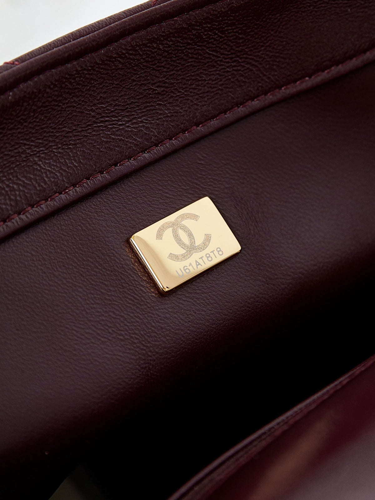 FLAP BAG WITH TOP HANDLE 25 IN WINE RED OIL-WAX LAMBSKIN GOLD HARDWARE