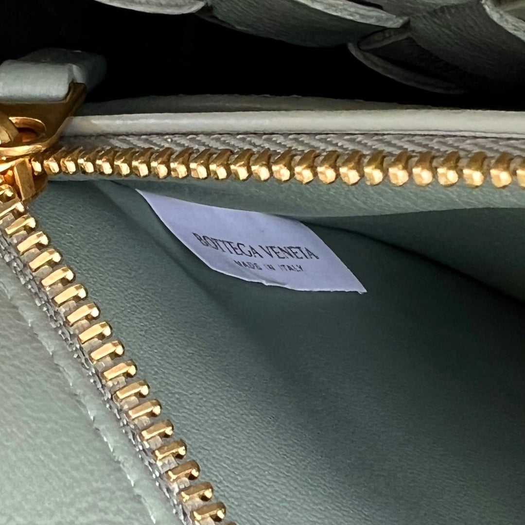 SMALL ANDIAMO 29 IN CEDALON GREEN LAMBSKIN