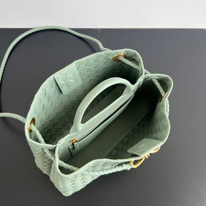 SMALL ANDIAMO 29 IN CEDALON GREEN LAMBSKIN